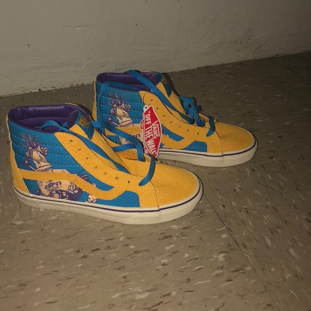 Sneakers
